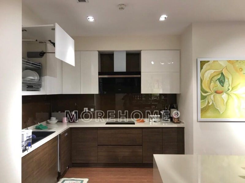 Việc thi công tủ bếp gỗ công nghiệp hiện đại được thực hiện tại căn hộ chung cư Imperia Garden Nguyễn Huy Tưởng Thanh Xuân Hà Nội.